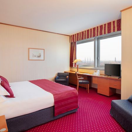 Crowne Plaza Milan Linate By Ihg Hotel San Donato Milanese Exterior photo