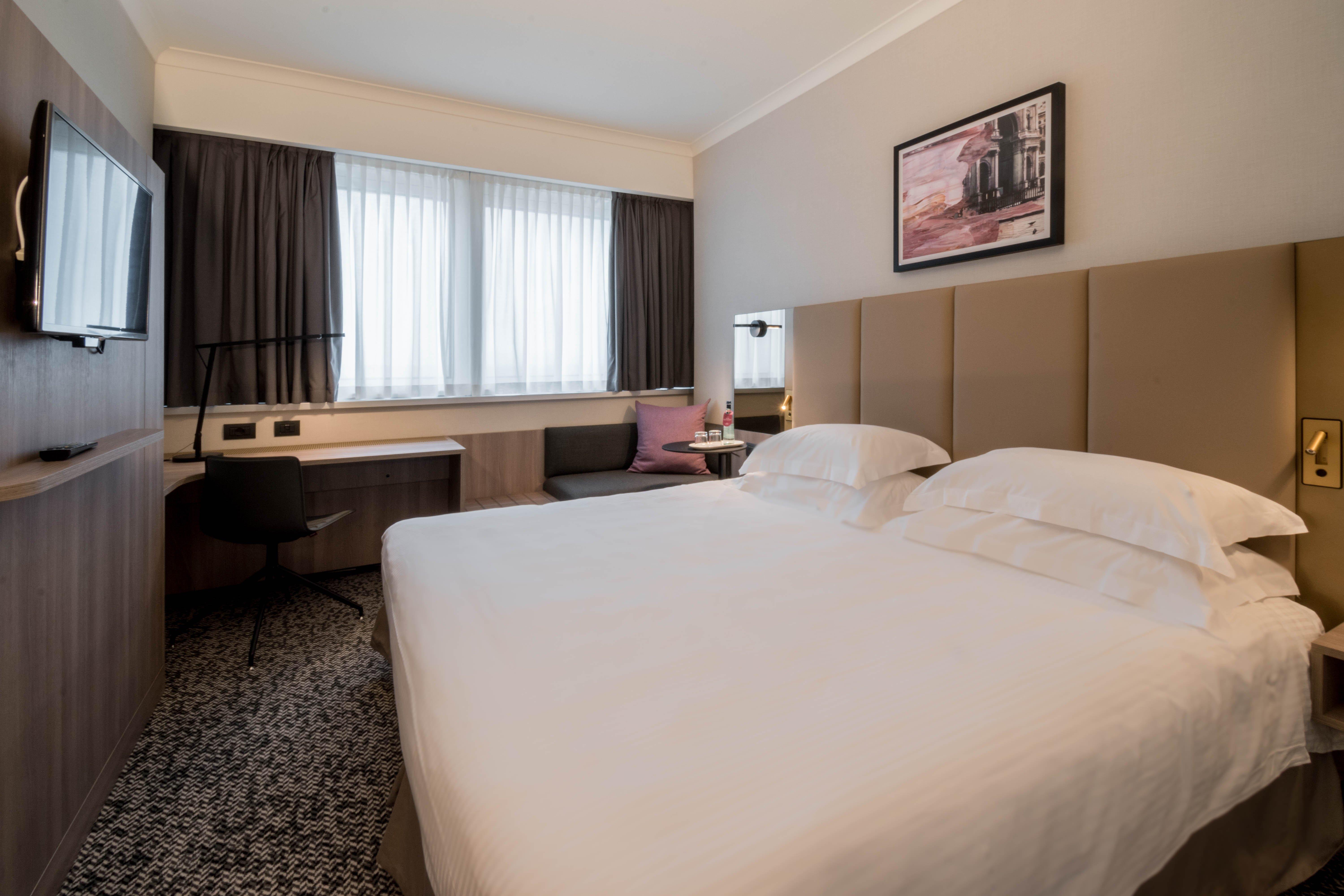 Crowne Plaza Milan Linate By Ihg Hotel San Donato Milanese Exterior photo