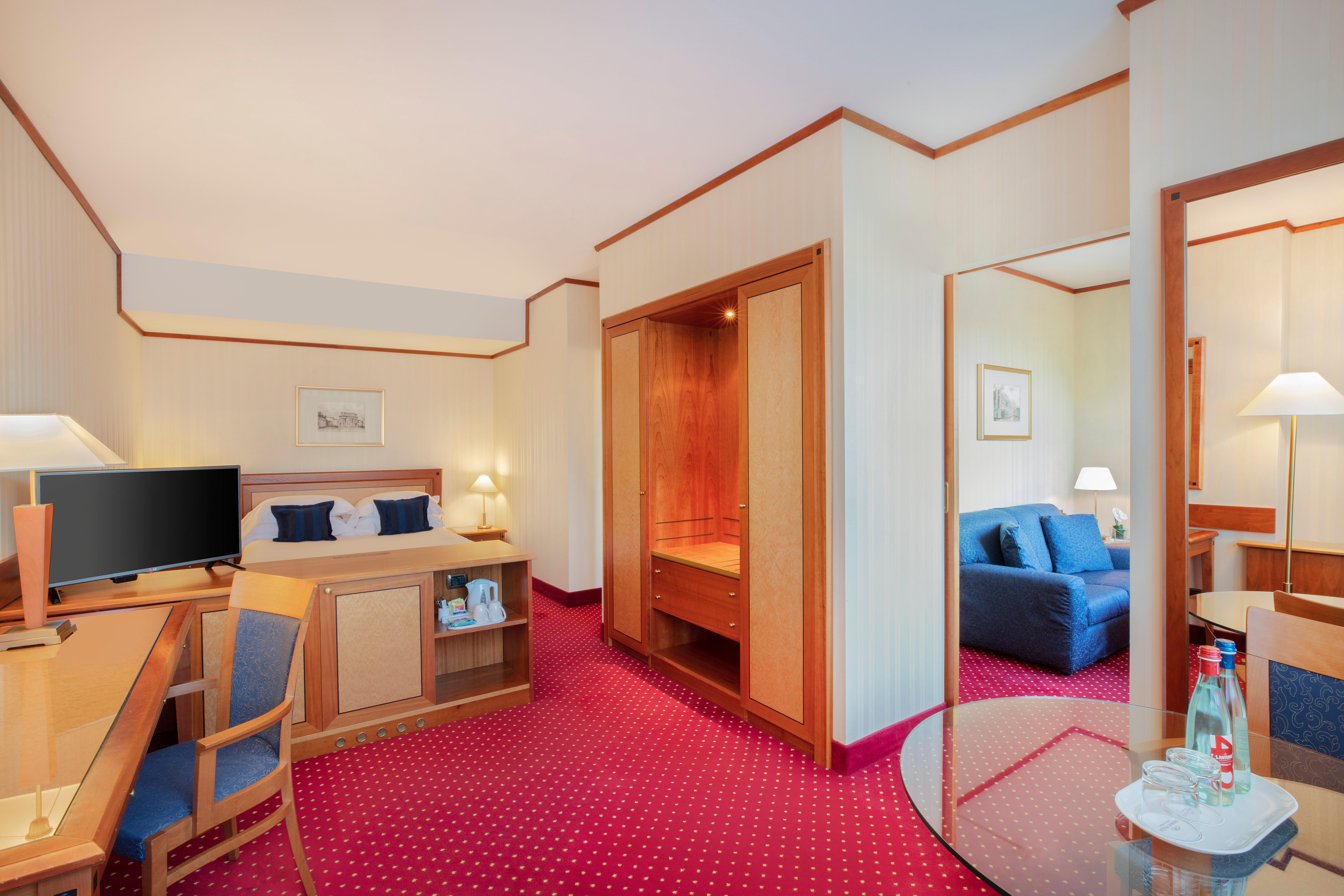 Crowne Plaza Milan Linate By Ihg Hotel San Donato Milanese Exterior photo
