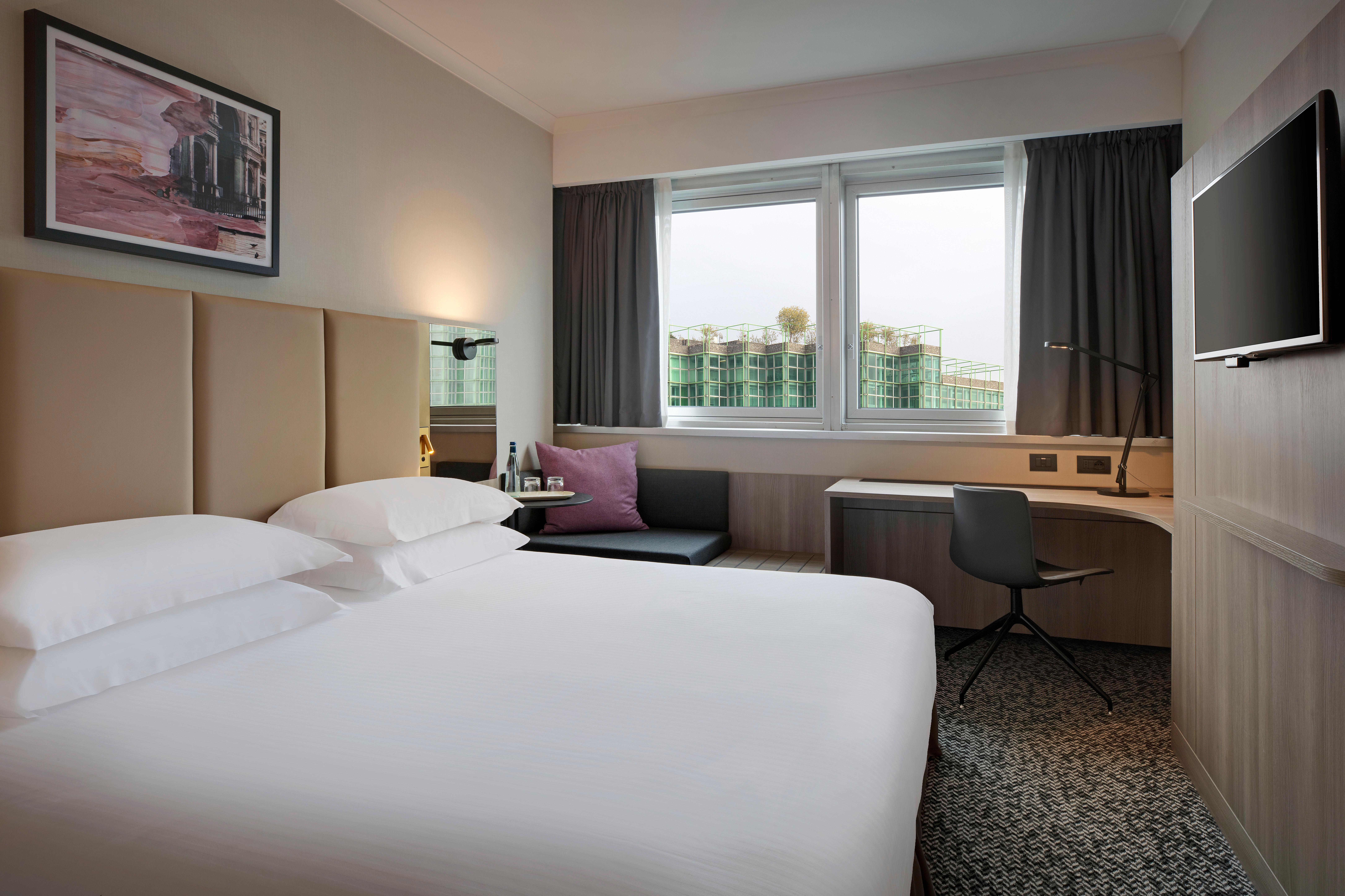 Crowne Plaza Milan Linate By Ihg Hotel San Donato Milanese Exterior photo