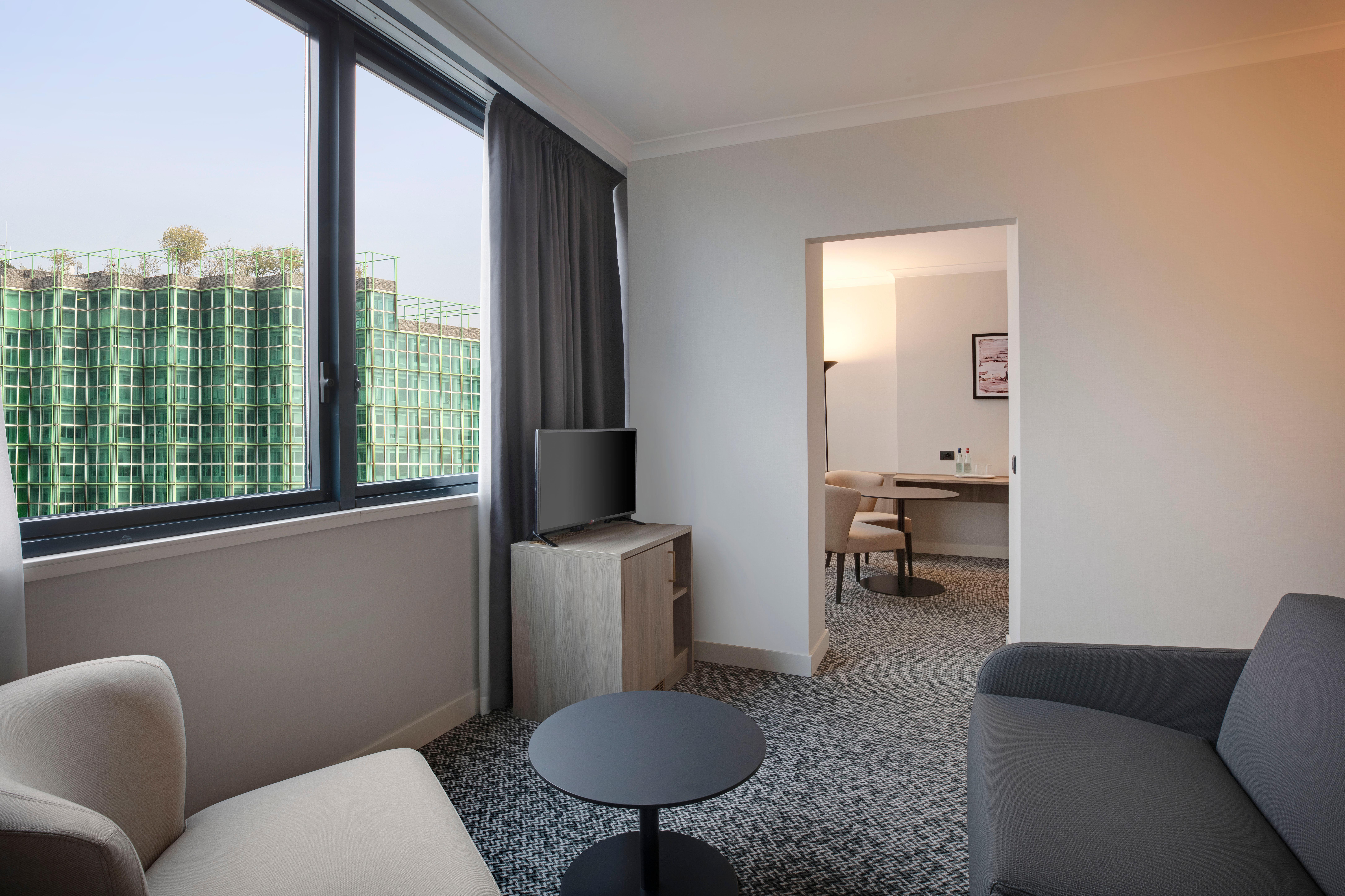 Crowne Plaza Milan Linate By Ihg Hotel San Donato Milanese Exterior photo