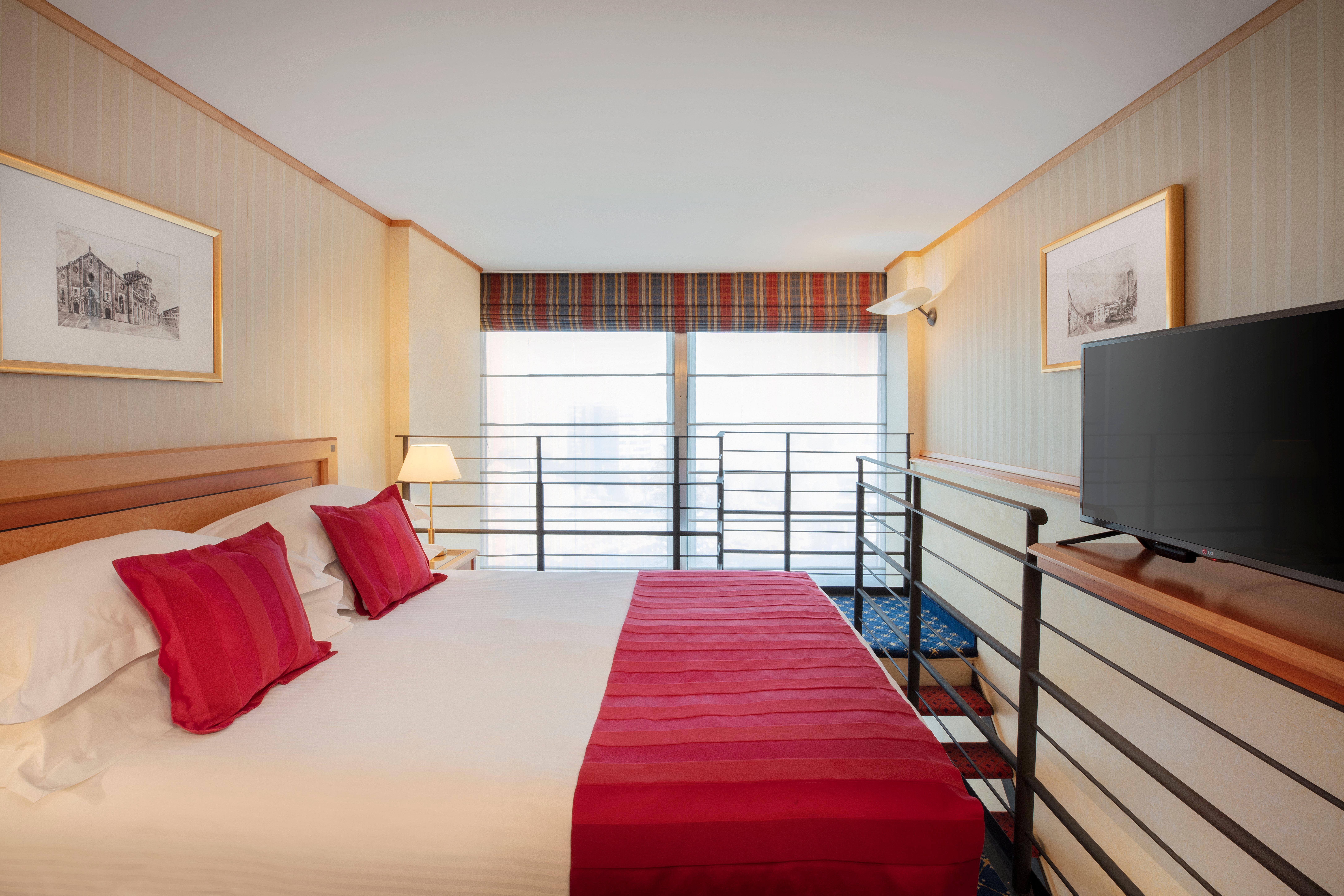 Crowne Plaza Milan Linate By Ihg Hotel San Donato Milanese Exterior photo