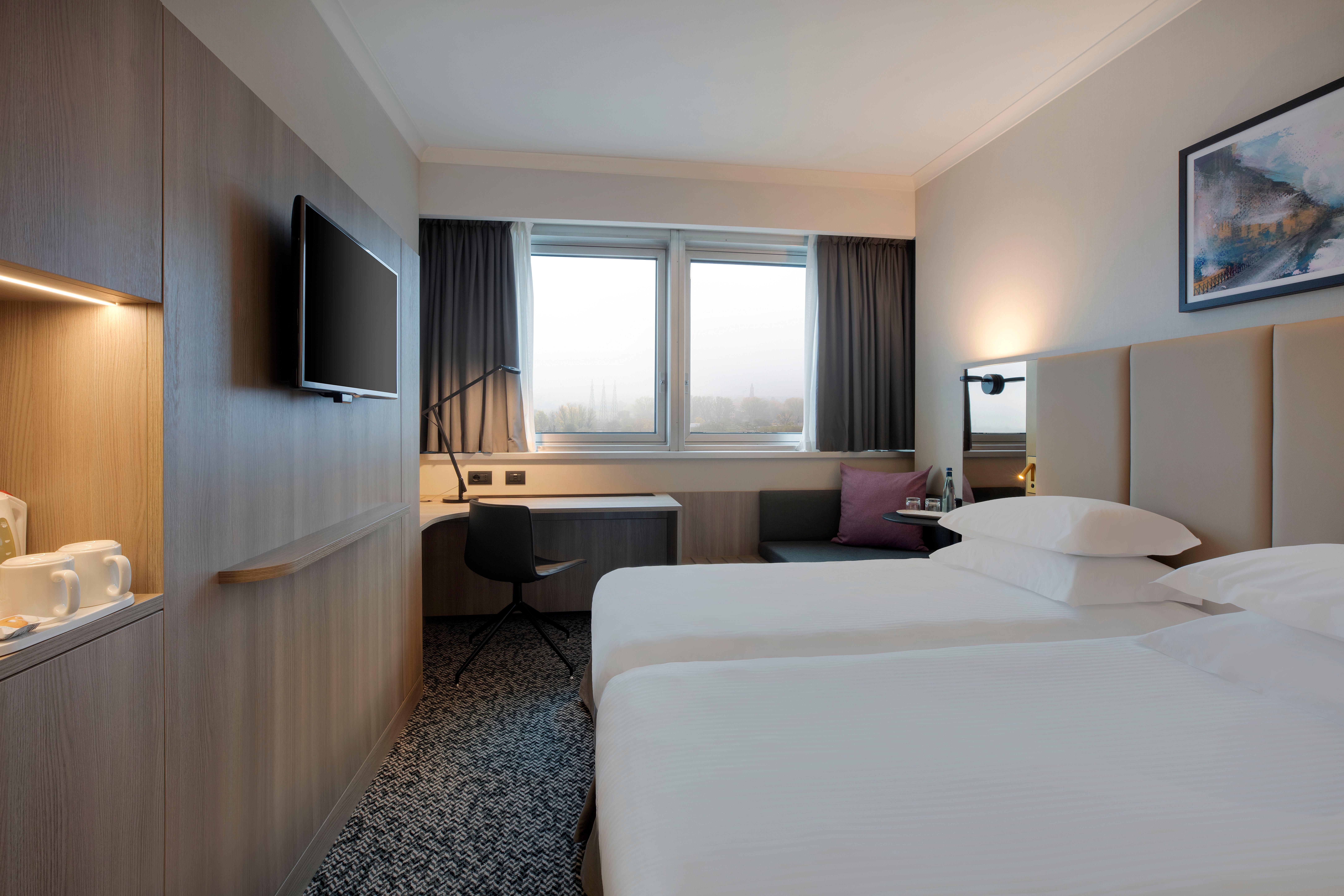 Crowne Plaza Milan Linate By Ihg Hotel San Donato Milanese Exterior photo