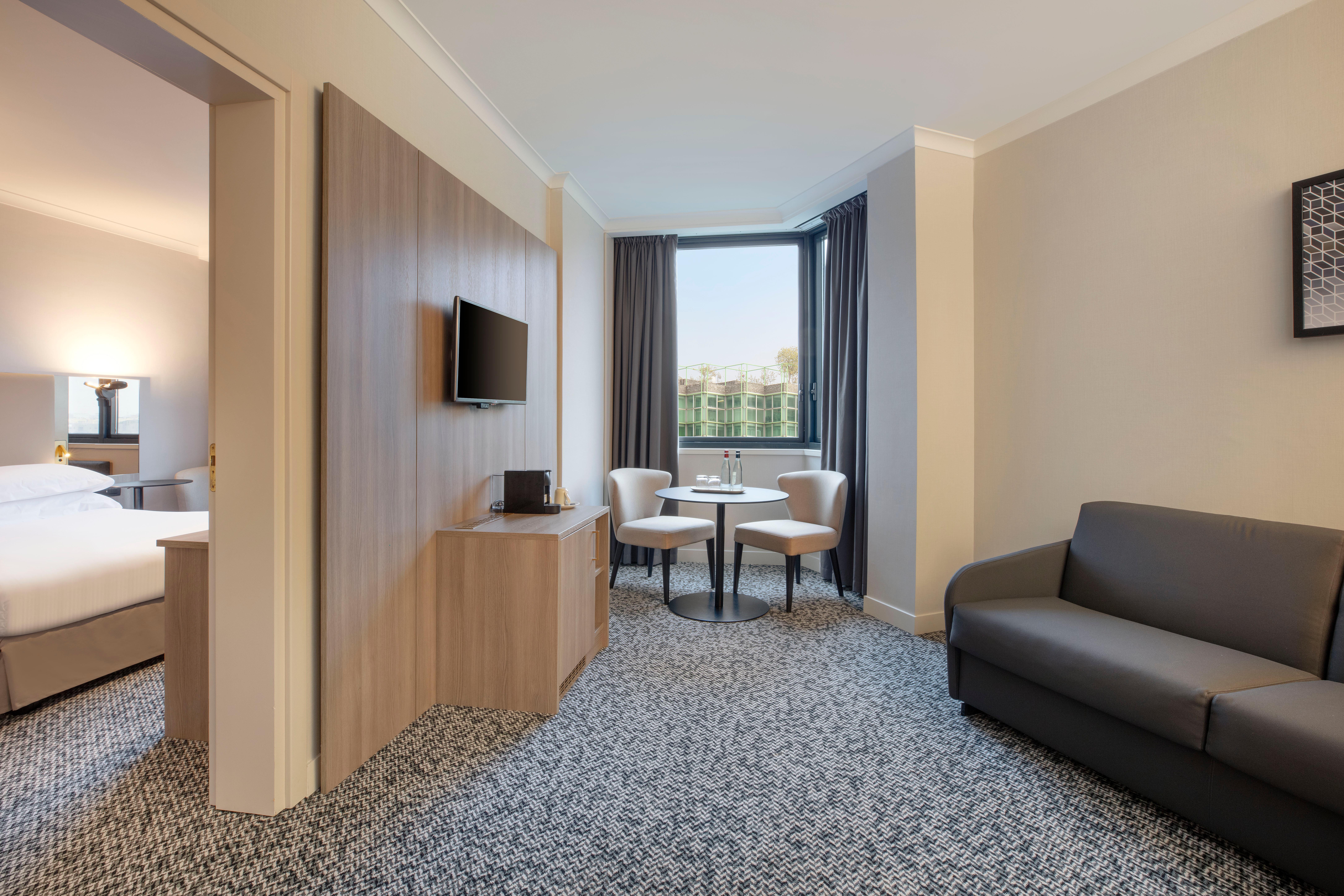 Crowne Plaza Milan Linate By Ihg Hotel San Donato Milanese Exterior photo