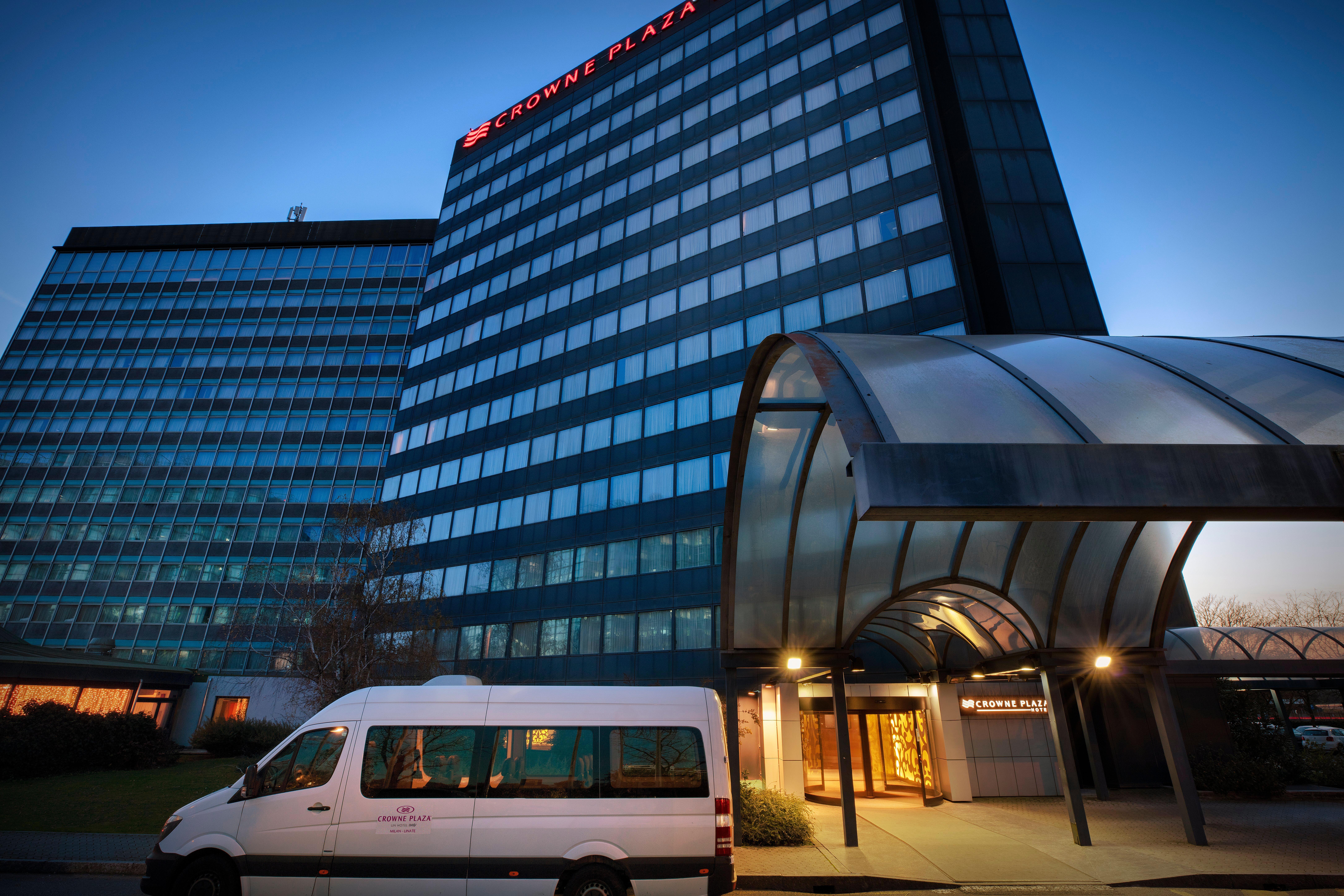 Crowne Plaza Milan Linate By Ihg Hotel San Donato Milanese Exterior photo