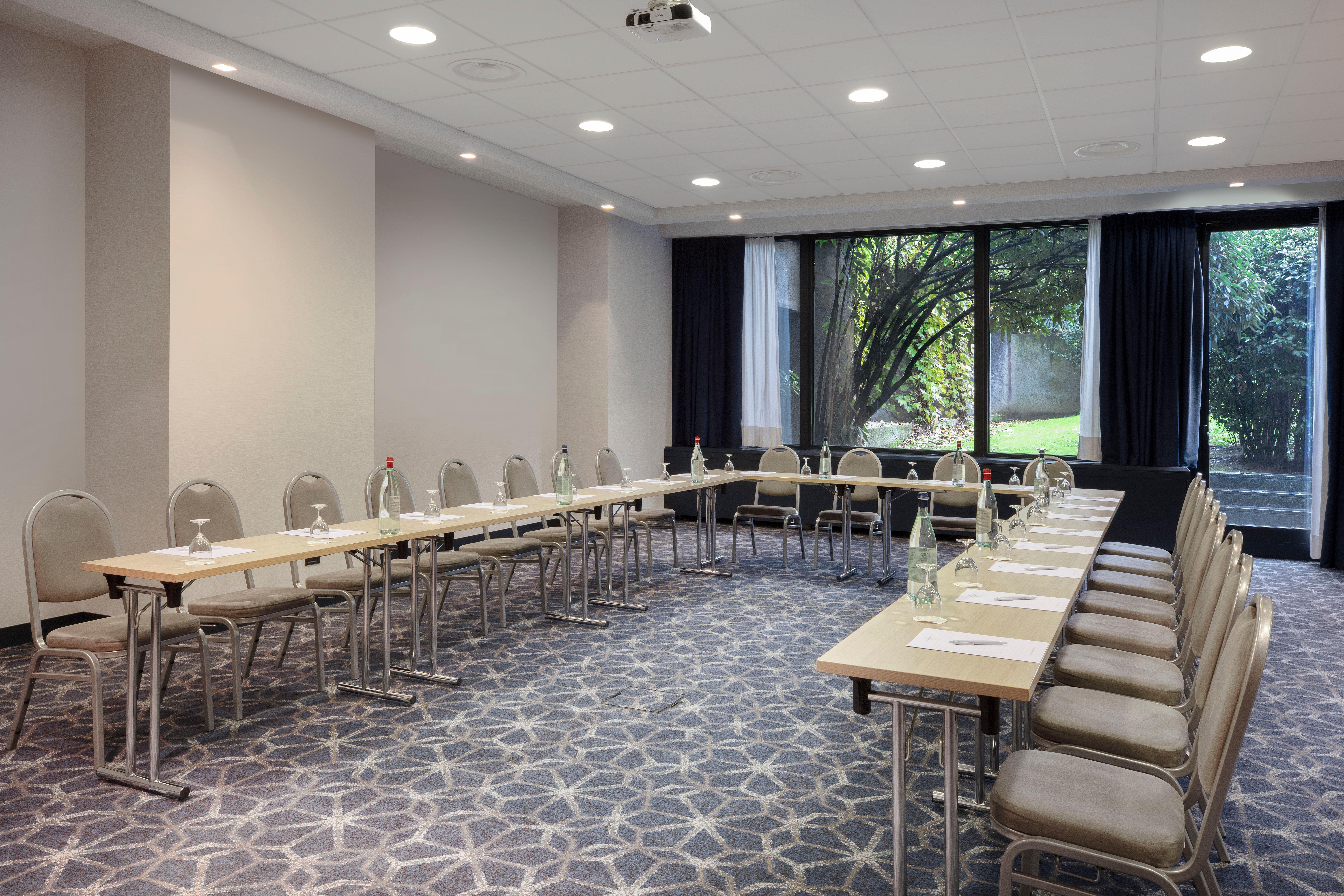 Crowne Plaza Milan Linate By Ihg Hotel San Donato Milanese Exterior photo