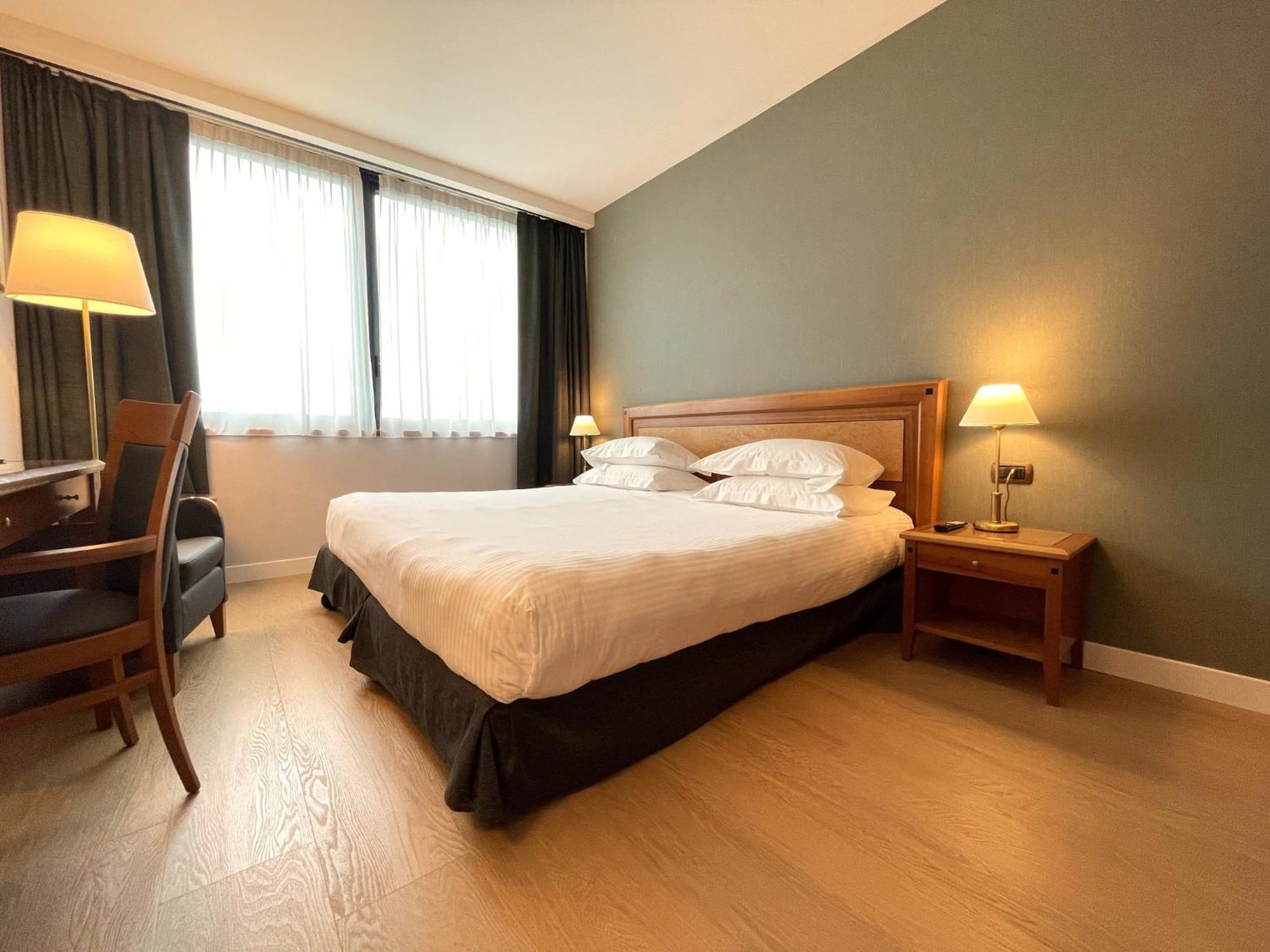 Crowne Plaza Milan Linate By Ihg Hotel San Donato Milanese Exterior photo