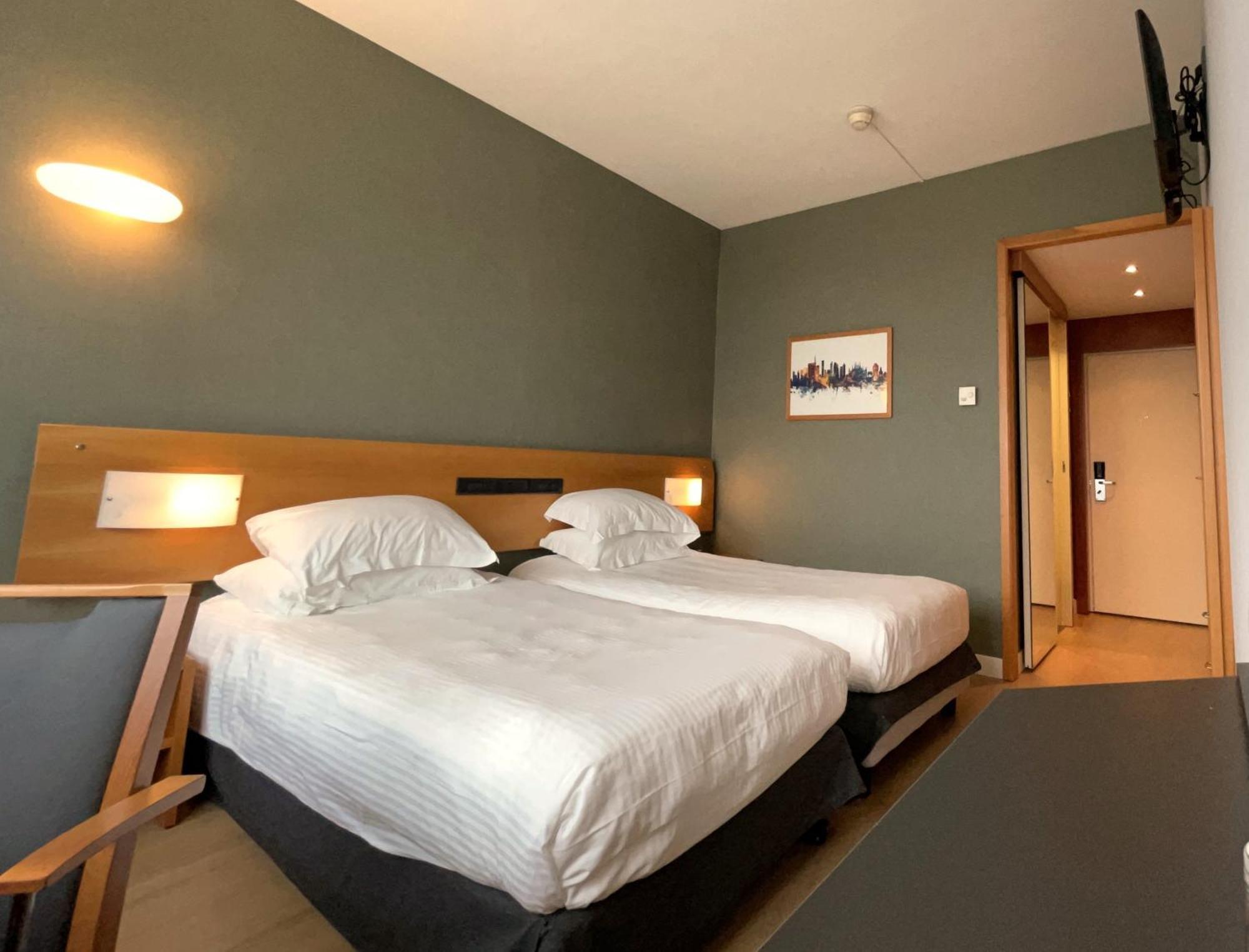 Crowne Plaza Milan Linate By Ihg Hotel San Donato Milanese Exterior photo