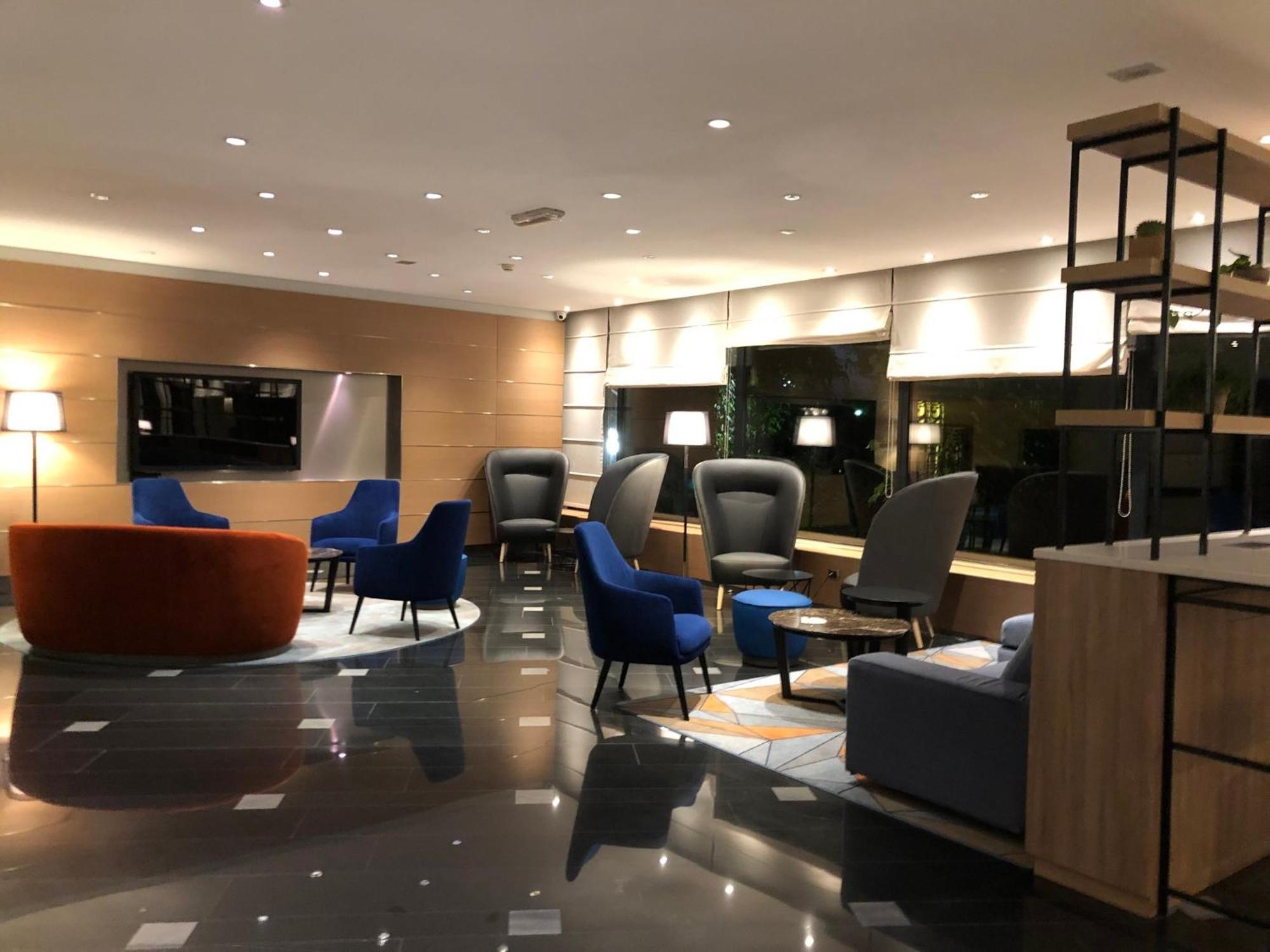 Crowne Plaza Milan Linate By Ihg Hotel San Donato Milanese Exterior photo