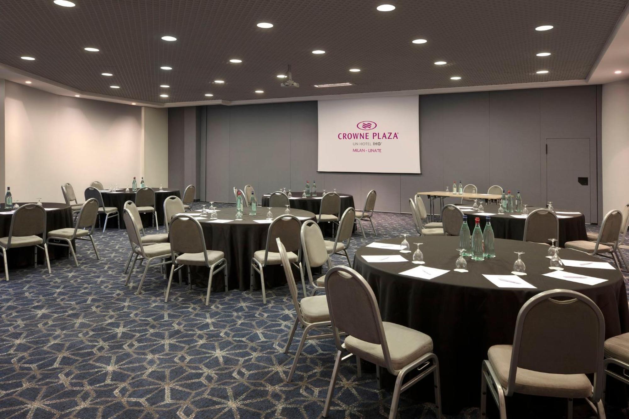 Crowne Plaza Milan Linate By Ihg Hotel San Donato Milanese Exterior photo