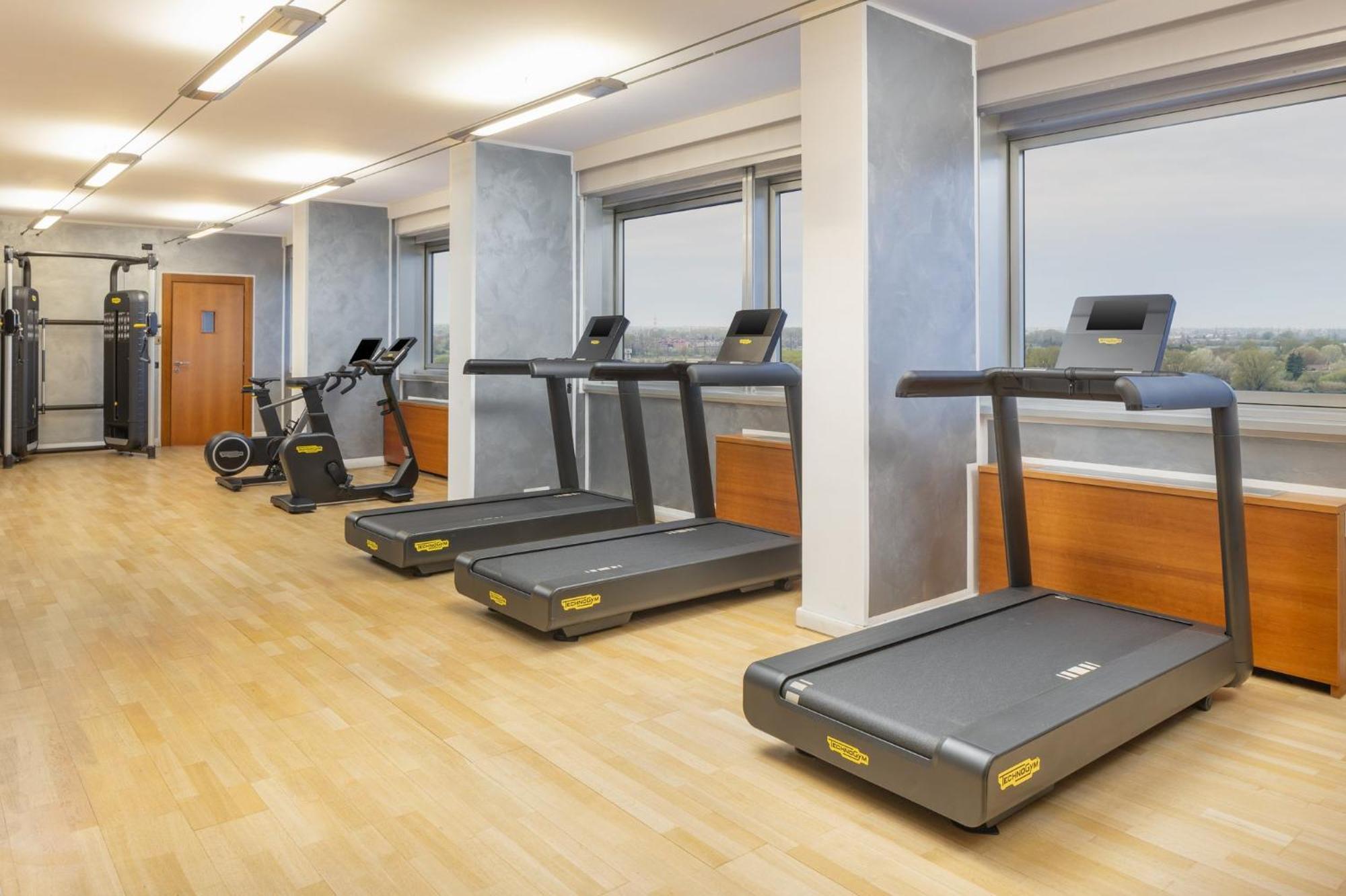 Crowne Plaza Milan Linate By Ihg Hotel San Donato Milanese Exterior photo
